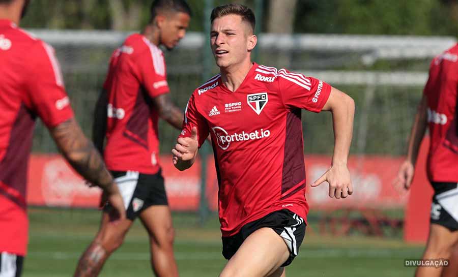 São Paulo só terá um dos cinco reforços em campo na semifinal da Copa do Brasil