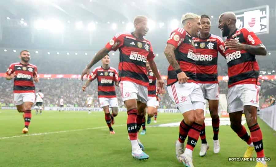 Com passeio no primeiro tempo, Flamengo goleia e deixa Vasco em penúltimo