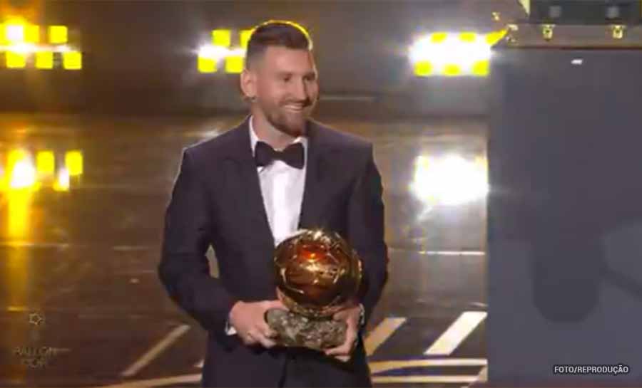 Bola de Ouro 2023: Messi ganha prêmio pela oitava vez, futebol  internacional