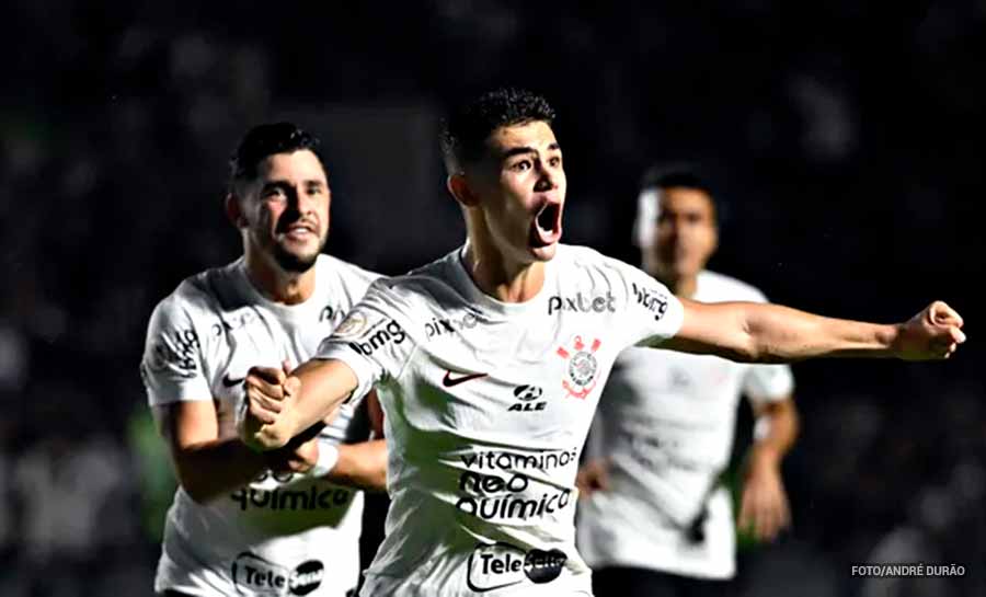 Corinthians vira em São Januário, se afasta da zona de rebaixamento e afunda o Vasco