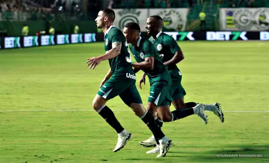 Com primeiro gol de Thiago Galhardo, Goiás vence o Cuiabá na Serrinha
