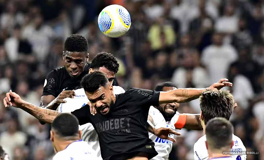 Corinthians perde volante Raniele para duelo contra o Flamengo