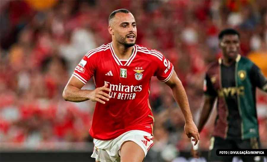 Botafogo se entende com o Benfica e negocia salários por acerto com Arthur Cabral